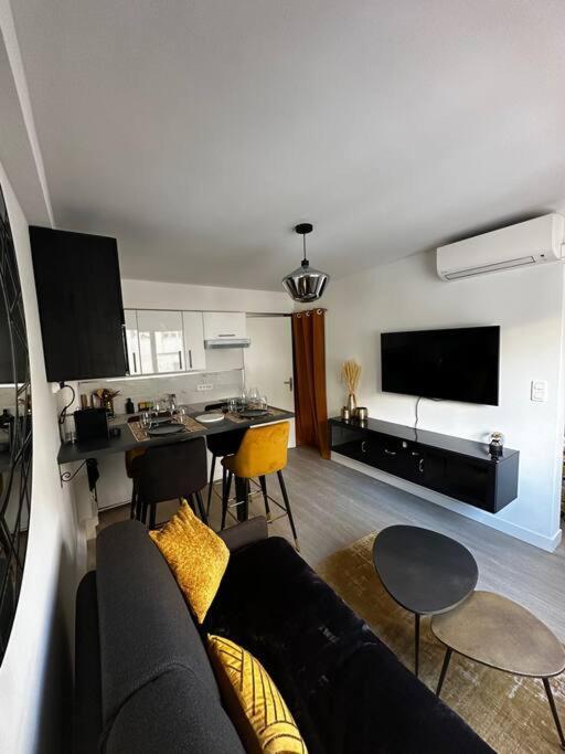 Apartament Joli F2, 7 Min De La Gare Cannes Zewnętrze zdjęcie